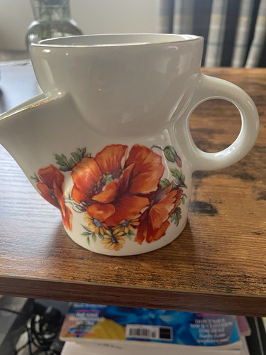 Ceramic shaving mug with - shaving,