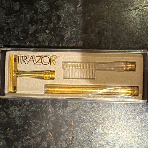 Gold shaving kit - set, with