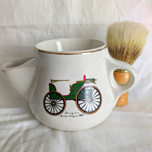 Shaving scuttle mug brush - ,